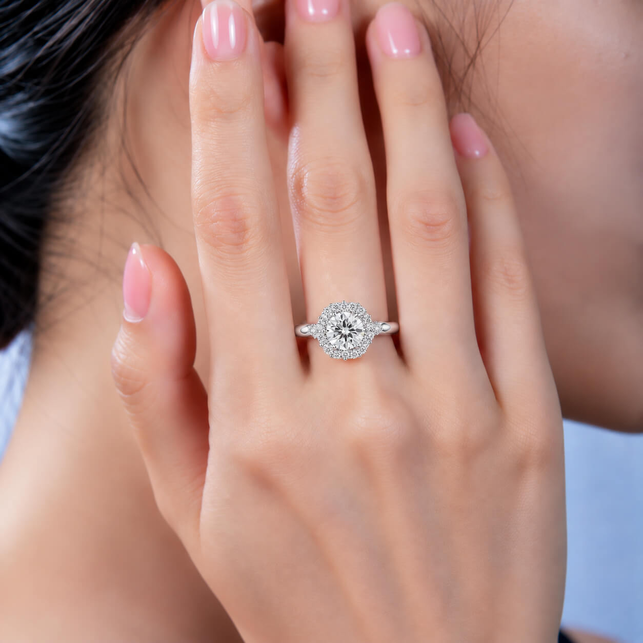 6 prongs halo setting round lab grown diamond engagement ring