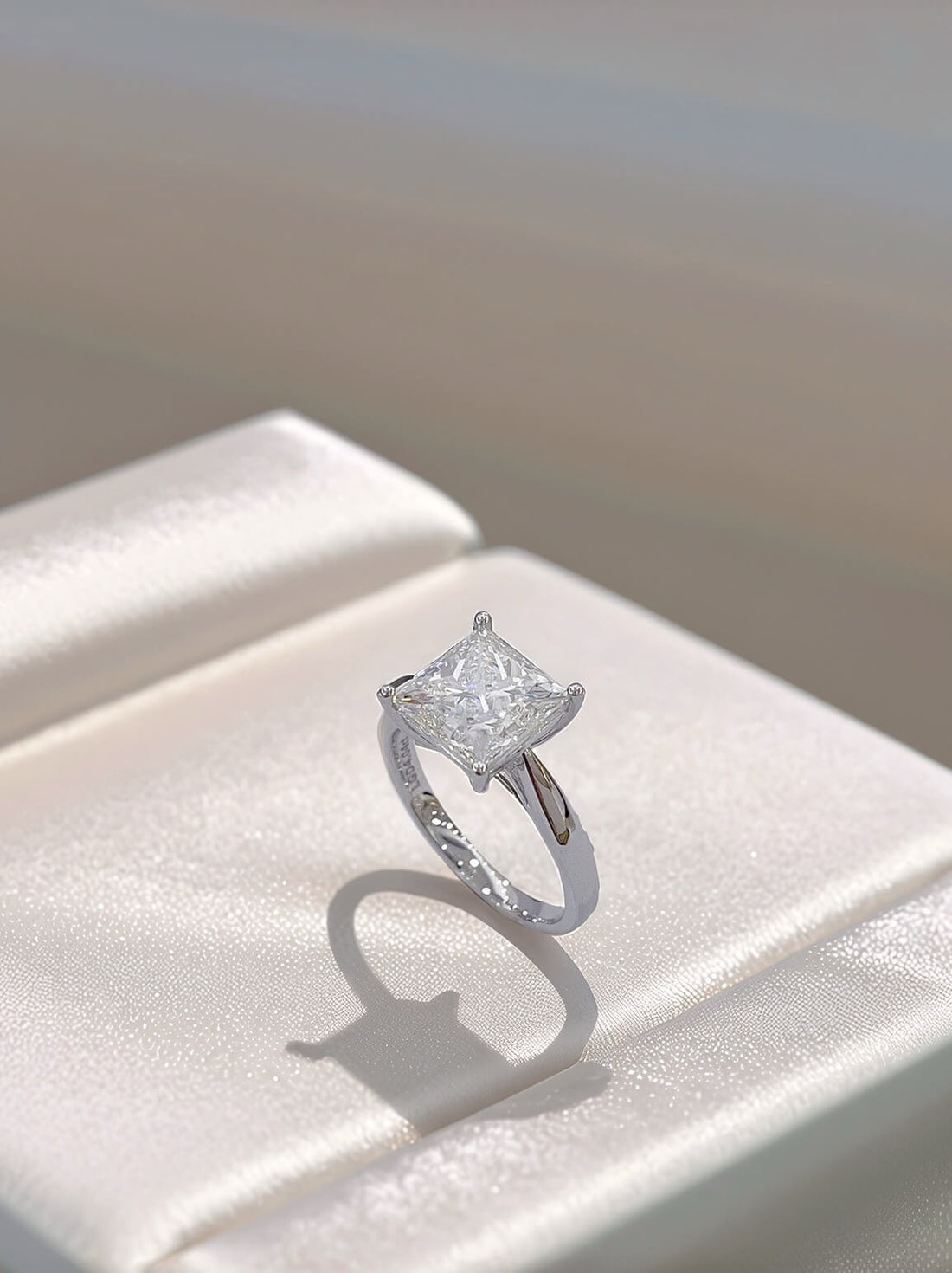 4 prongs princess cut lab grown diamond engagement ring
