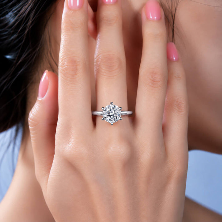 18K gold round lab grown diamond engagement ring