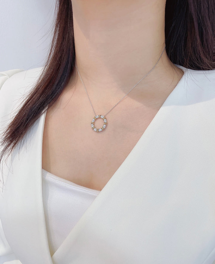 Color separation round cut lab grown diamond necklace