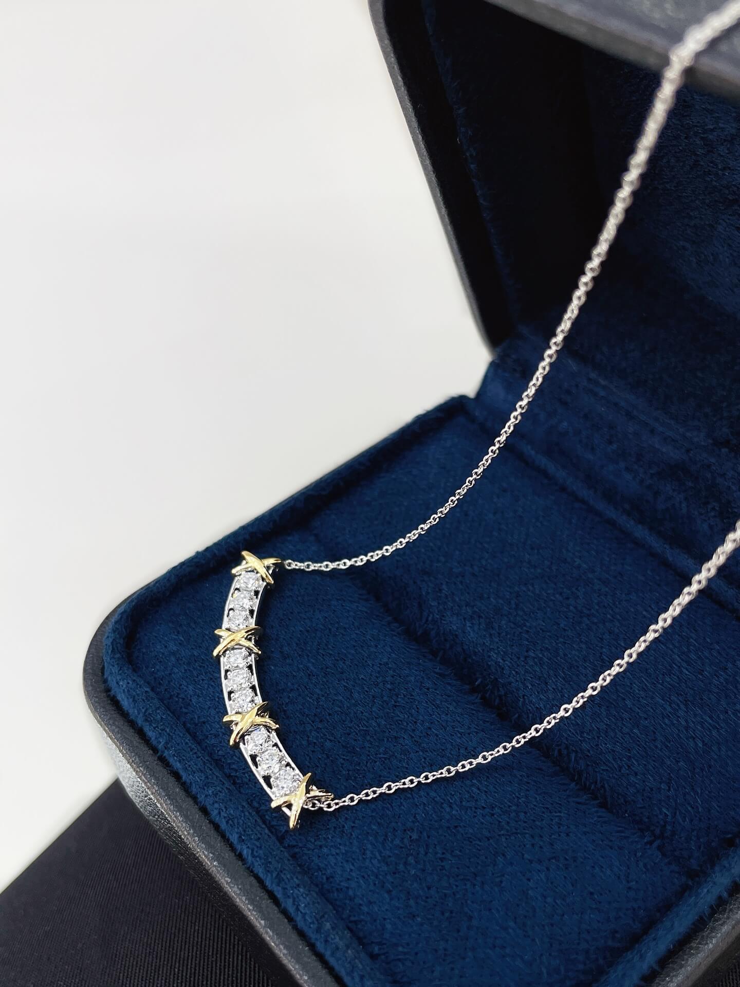 Color separation round cut lab grown diamond necklace