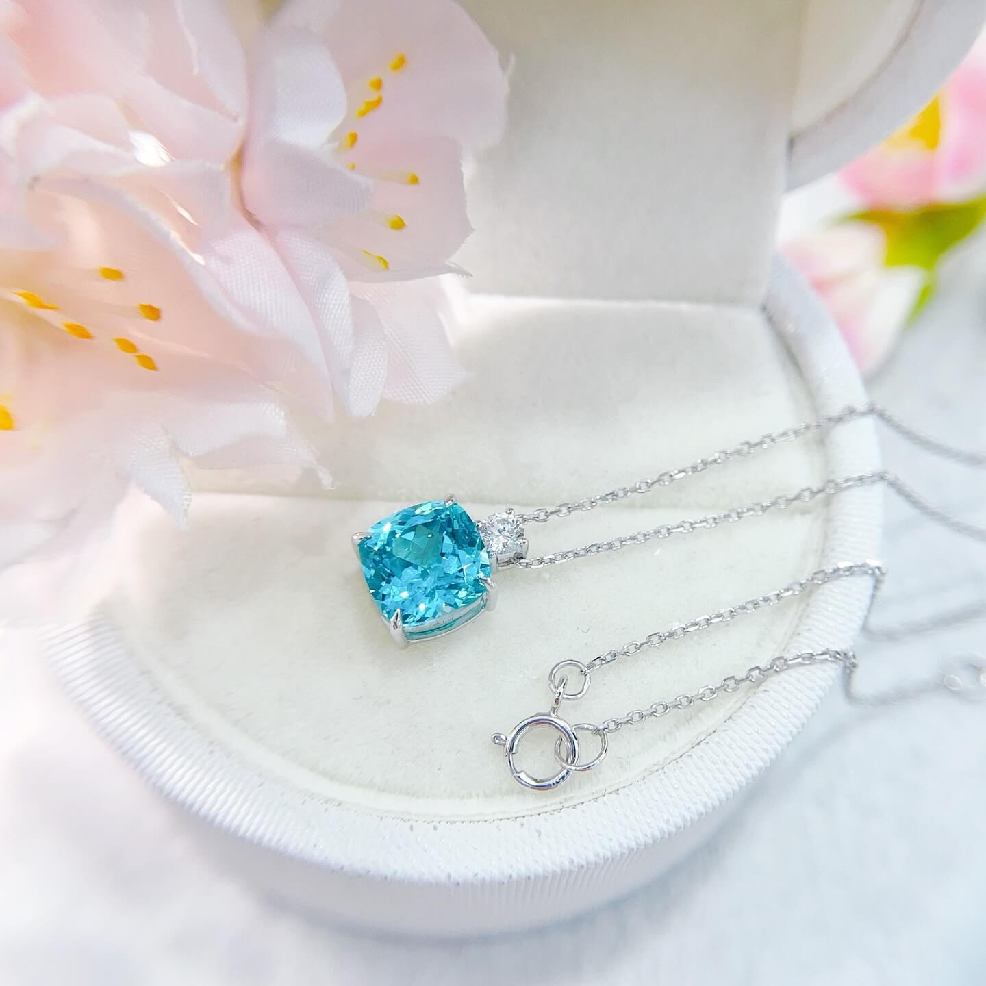 Cushion cut lab grown paraiba pendant necklace