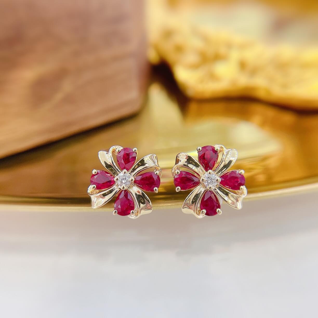 Four-leaf clover design pear cut lab grown ruby earrings stud