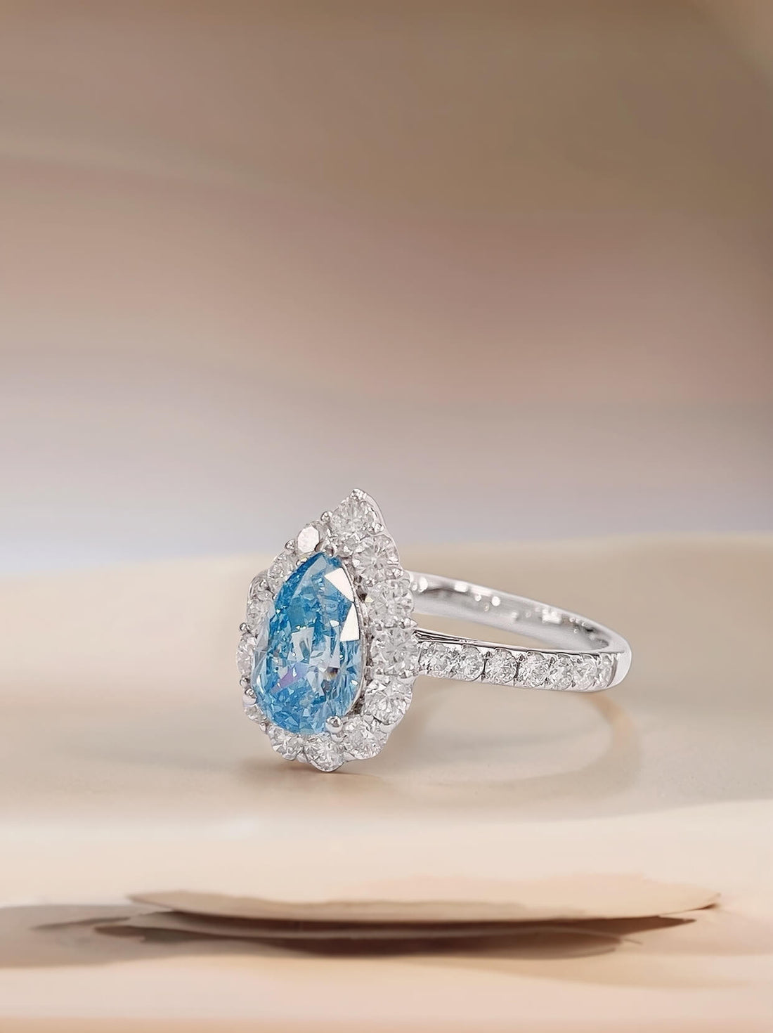 18K gold halo setting pear lab grown blue diamond engagment ring