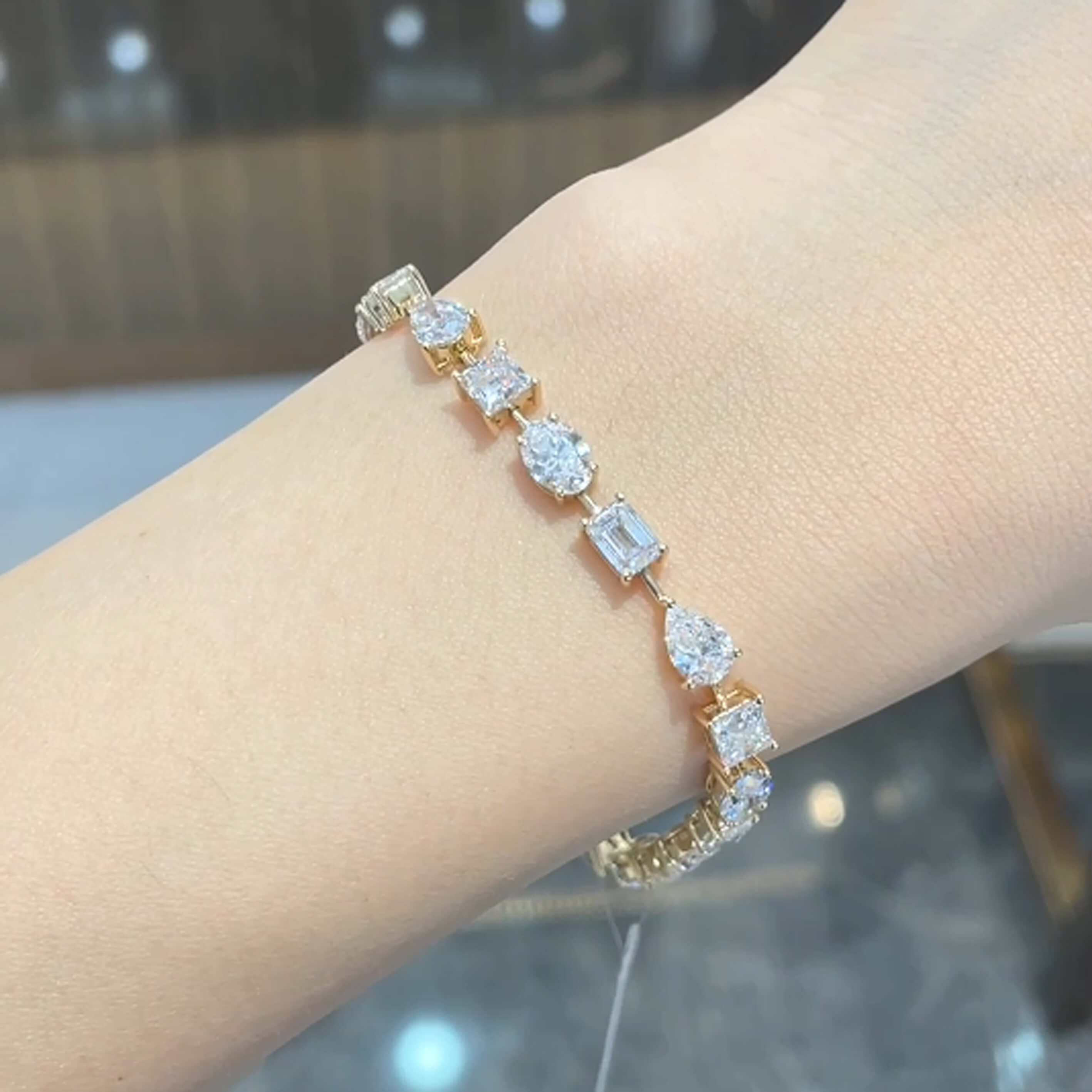 Irregular lab grown diamond bracelet