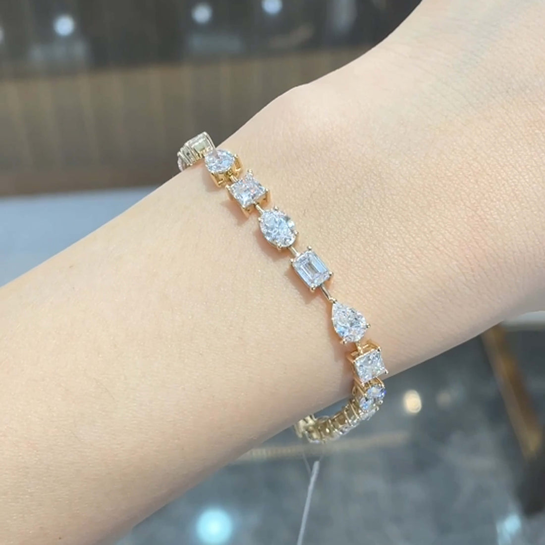 Irregular lab grown diamond bracelet