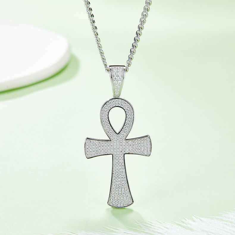 Fashion luxury Moissanite cross pendant necklace