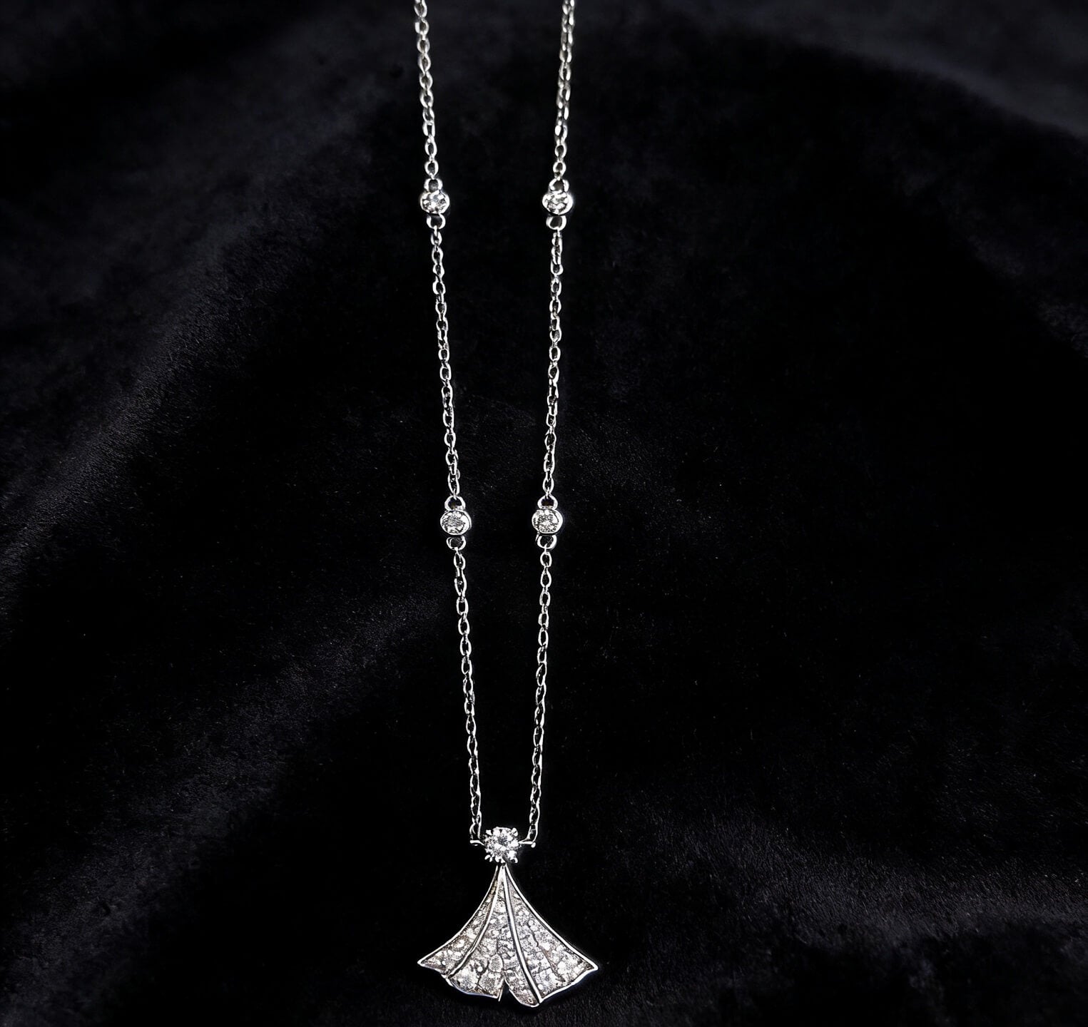 Mermaid tail lab grown diamond pendant necklace