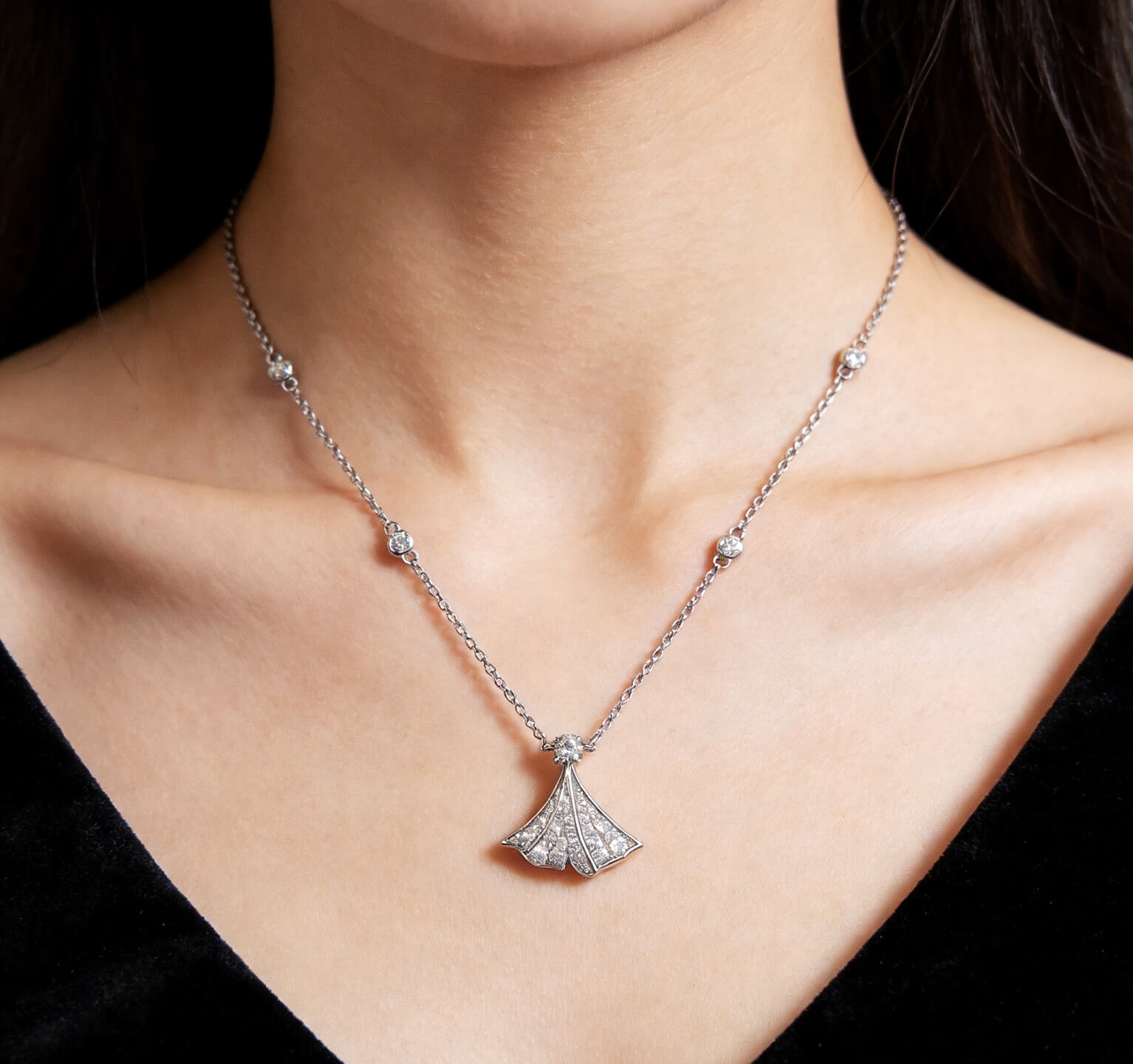 Mermaid tail lab grown diamond pendant necklace