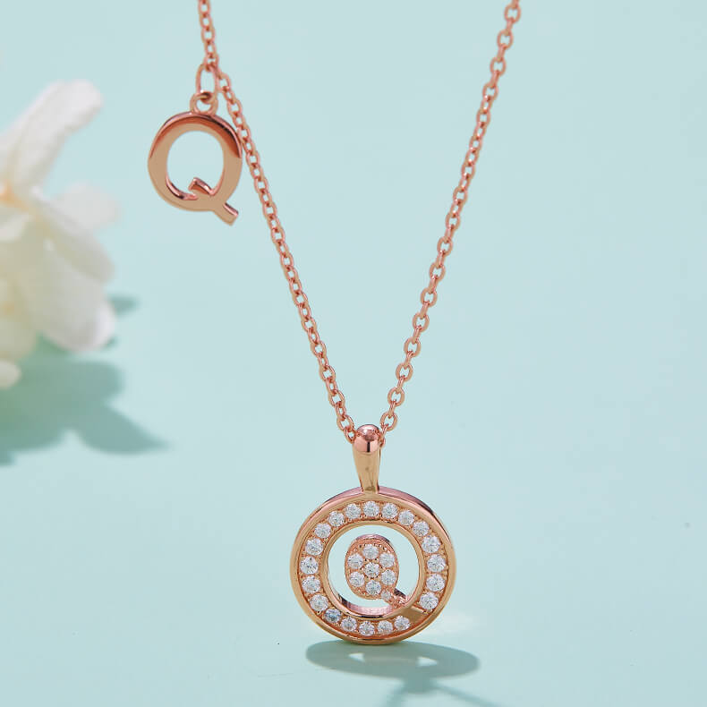 Initial alphabet Q Moissanite pendant necklace