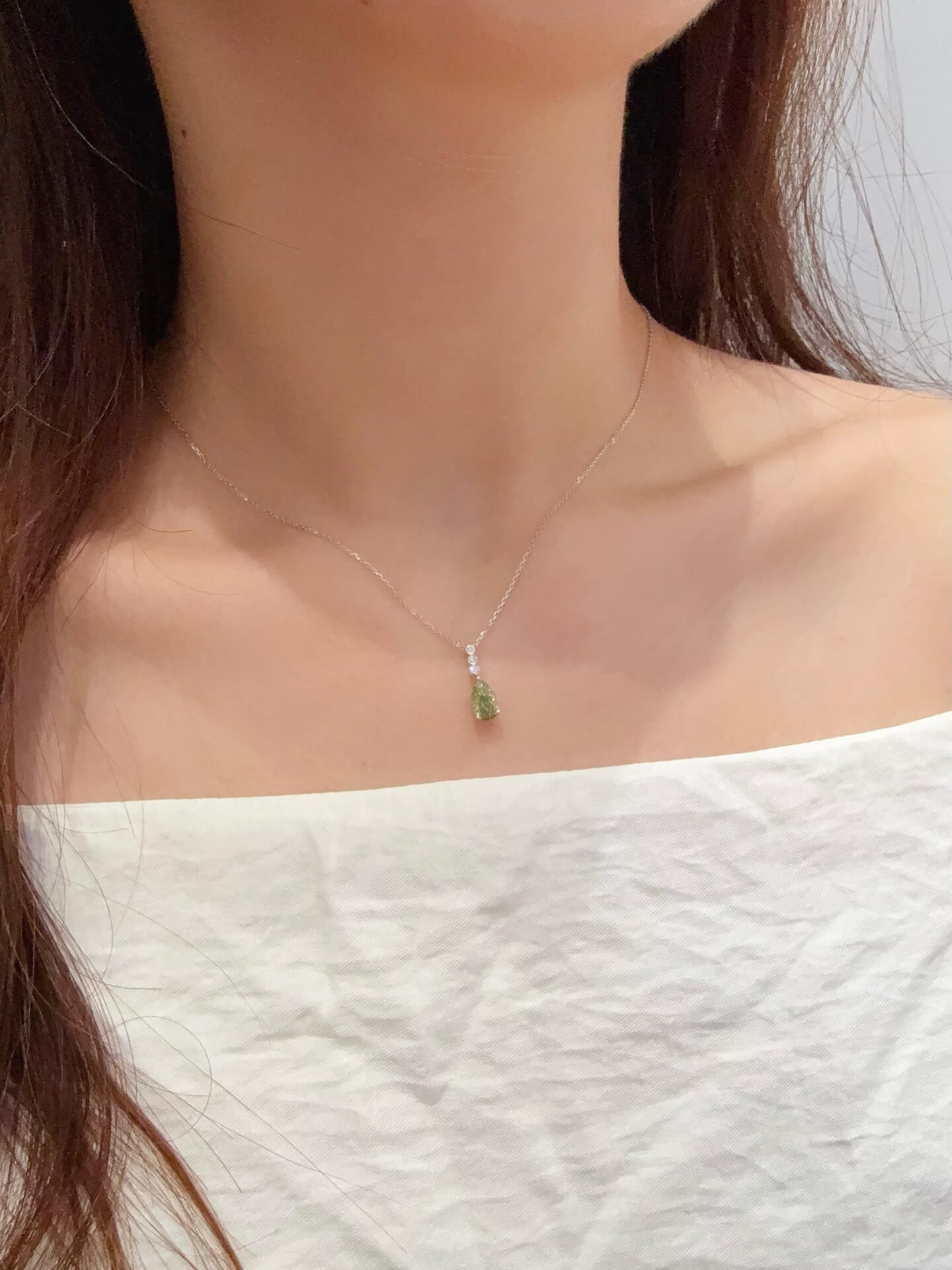 Pear cut lab grown green diamond pendant necklace