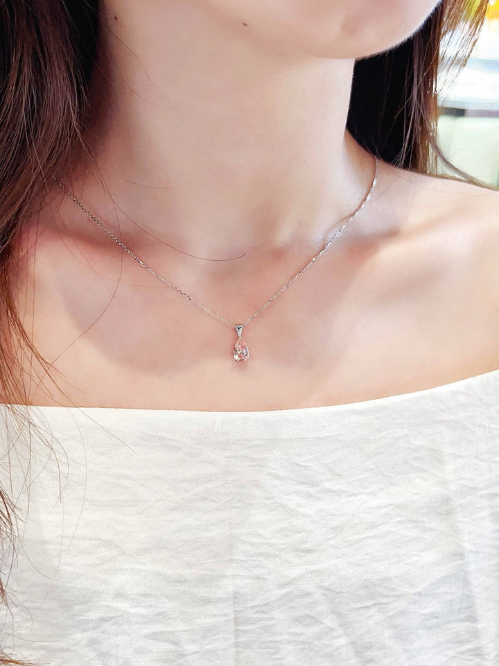 Pear cut lab grown pink diamond pendant necklace