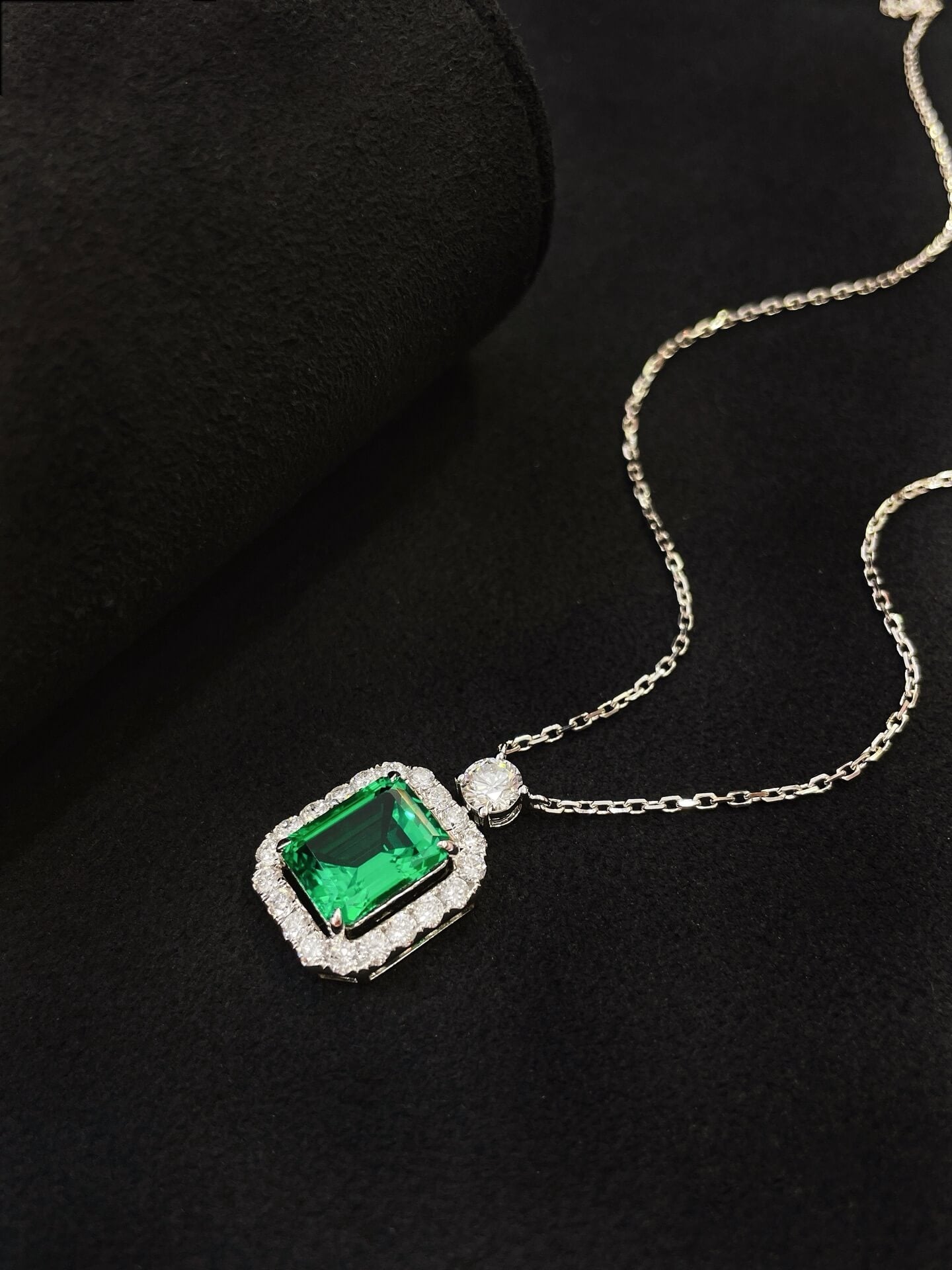 Perfume bottle design lab grown emerald pendant necklace