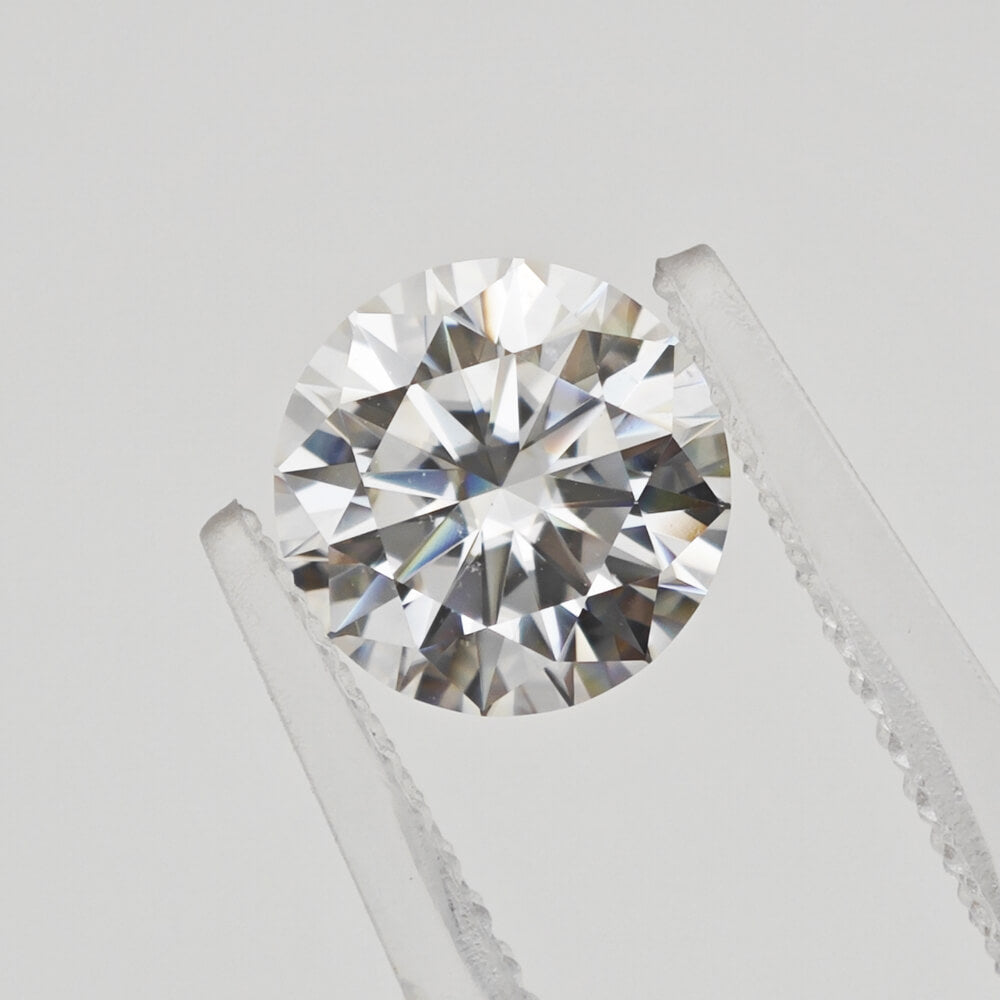 Round Hearts & Arrows Cut Moissanite Stone