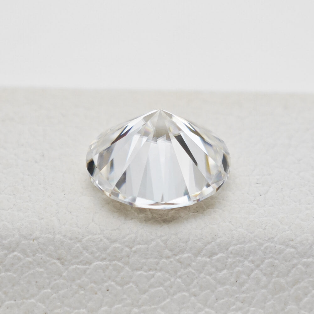 Round Hearts & Arrows Cut Moissanite Stone