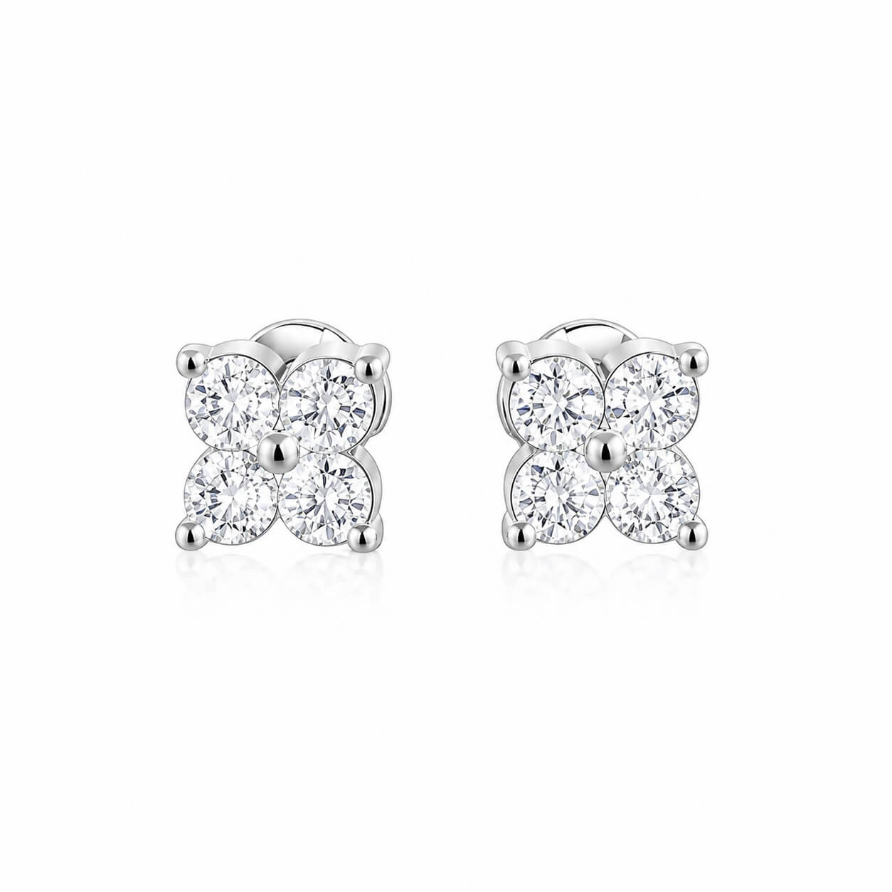 Round cut four-leaf clover lab grown diamond earrings stud