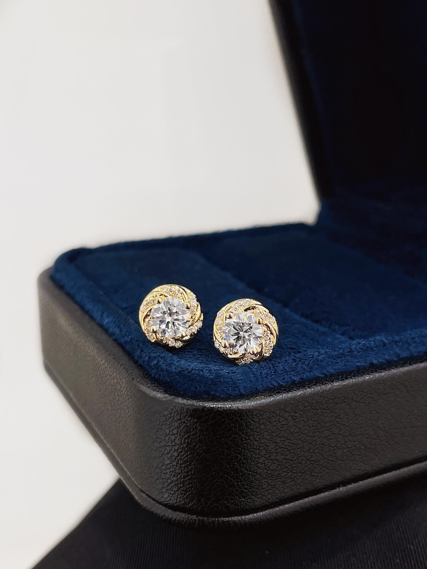 Round lab grown diamond starry sky surround earrings stud