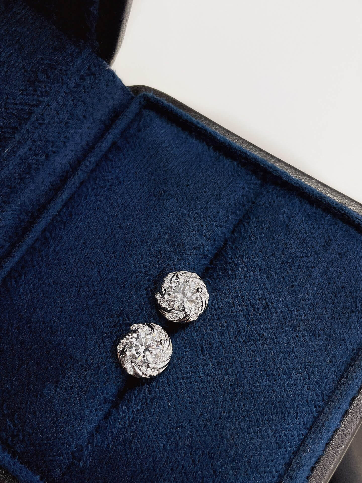 Round lab grown diamond starry sky surround earrings stud