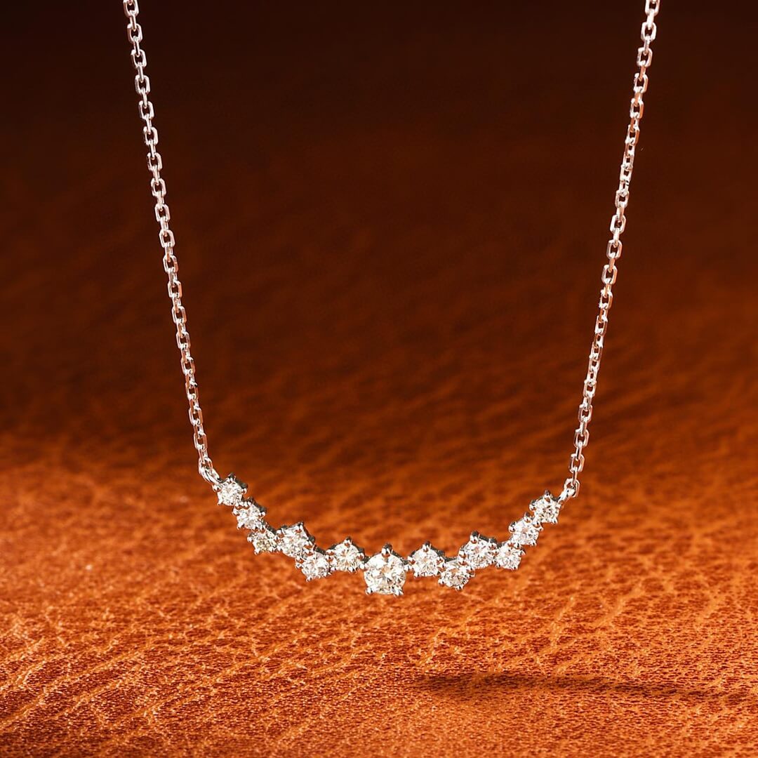 Smiling star lab grown diamond pendant necklace