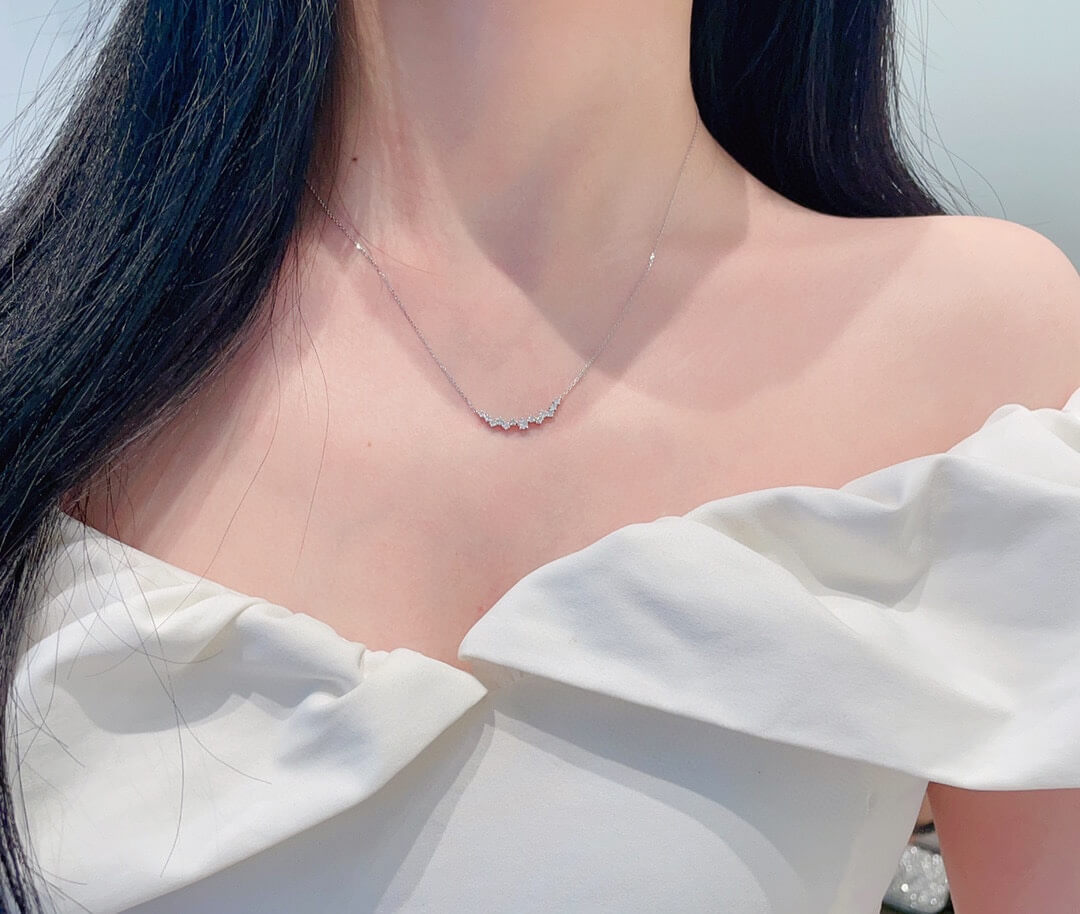 Smiling star lab grown diamond pendant necklace