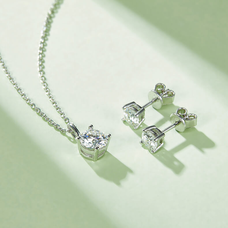 Round cut solitaire Moissanite pendant necklace