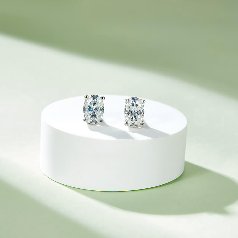 Oval cut solitaire Moissanite earrings stud