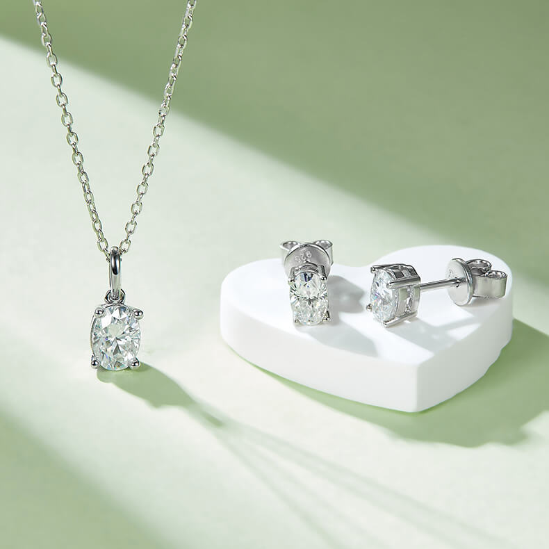 Oval cut solitaire Moissanite pendant necklace