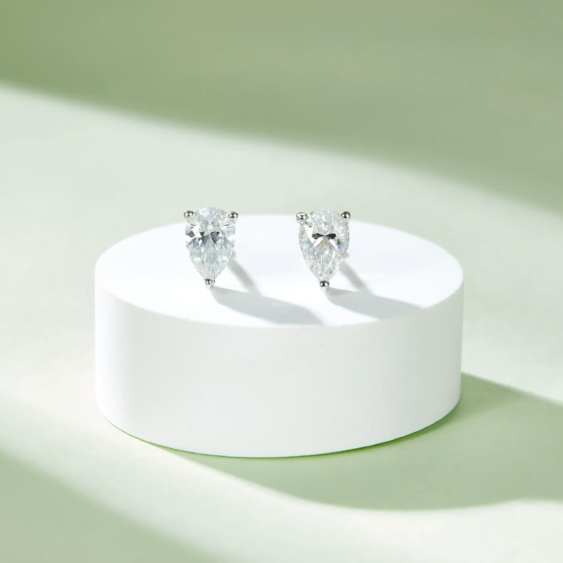 Pear cut solitaire Moissanite earrings stud