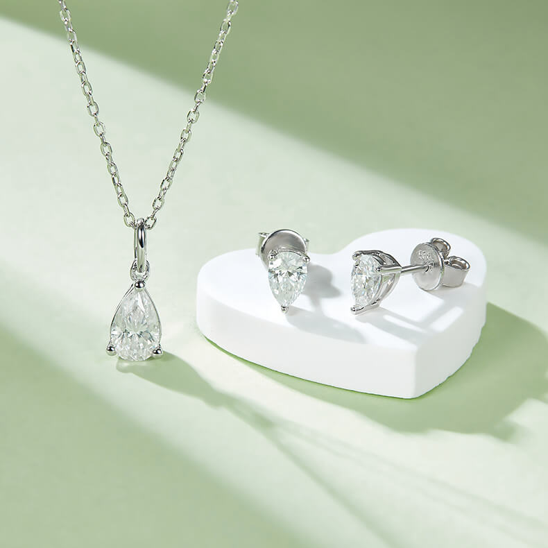 Pear cut solitaire Moissanite pendant necklace
