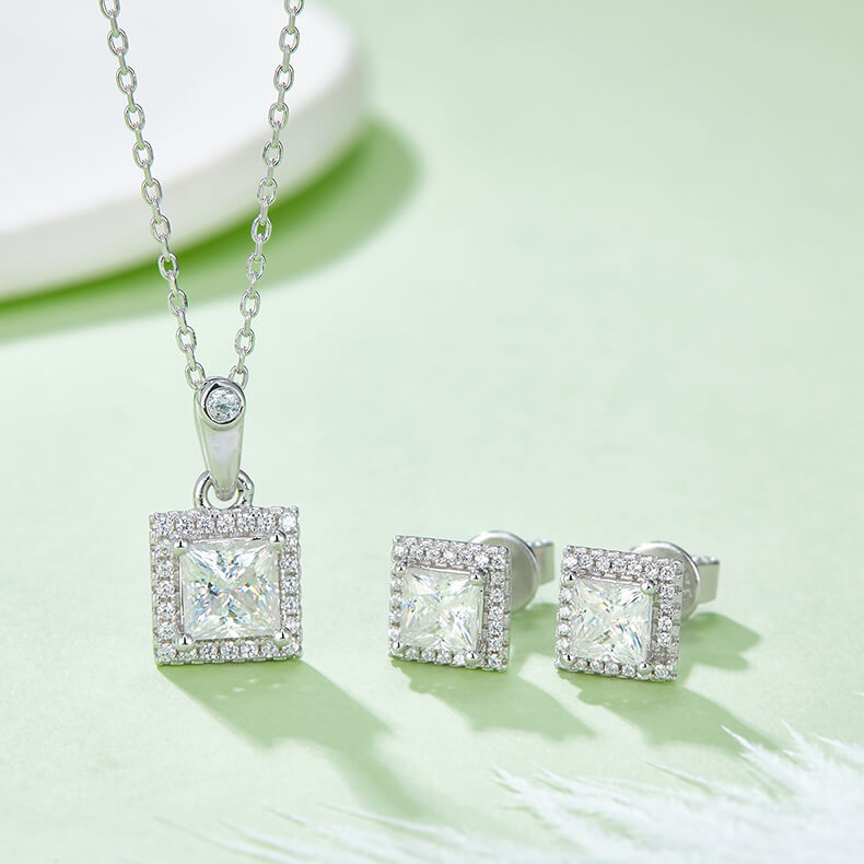 Princess cut Halo Moissanite pendant necklace