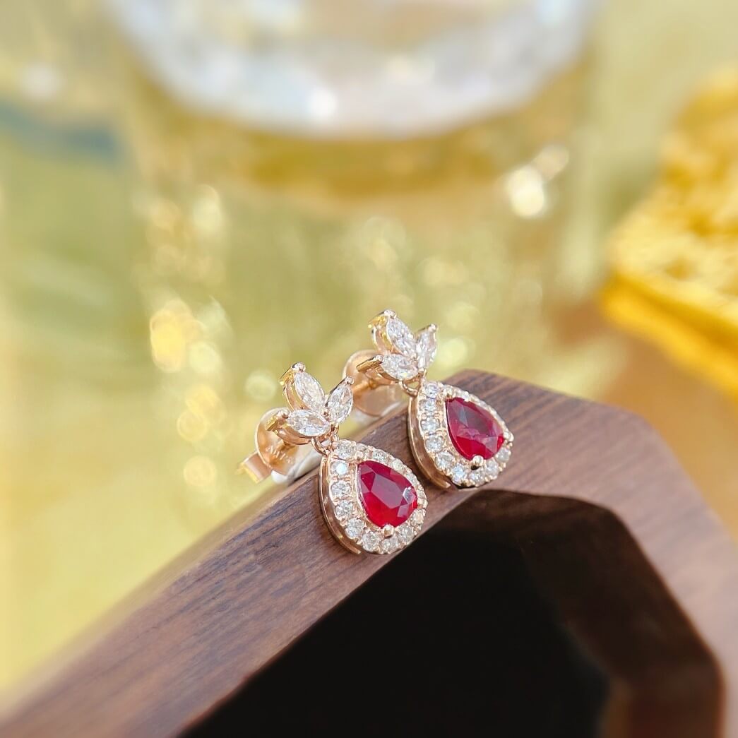 Three-leaf clover design pear cut lab grown ruby earrings stud