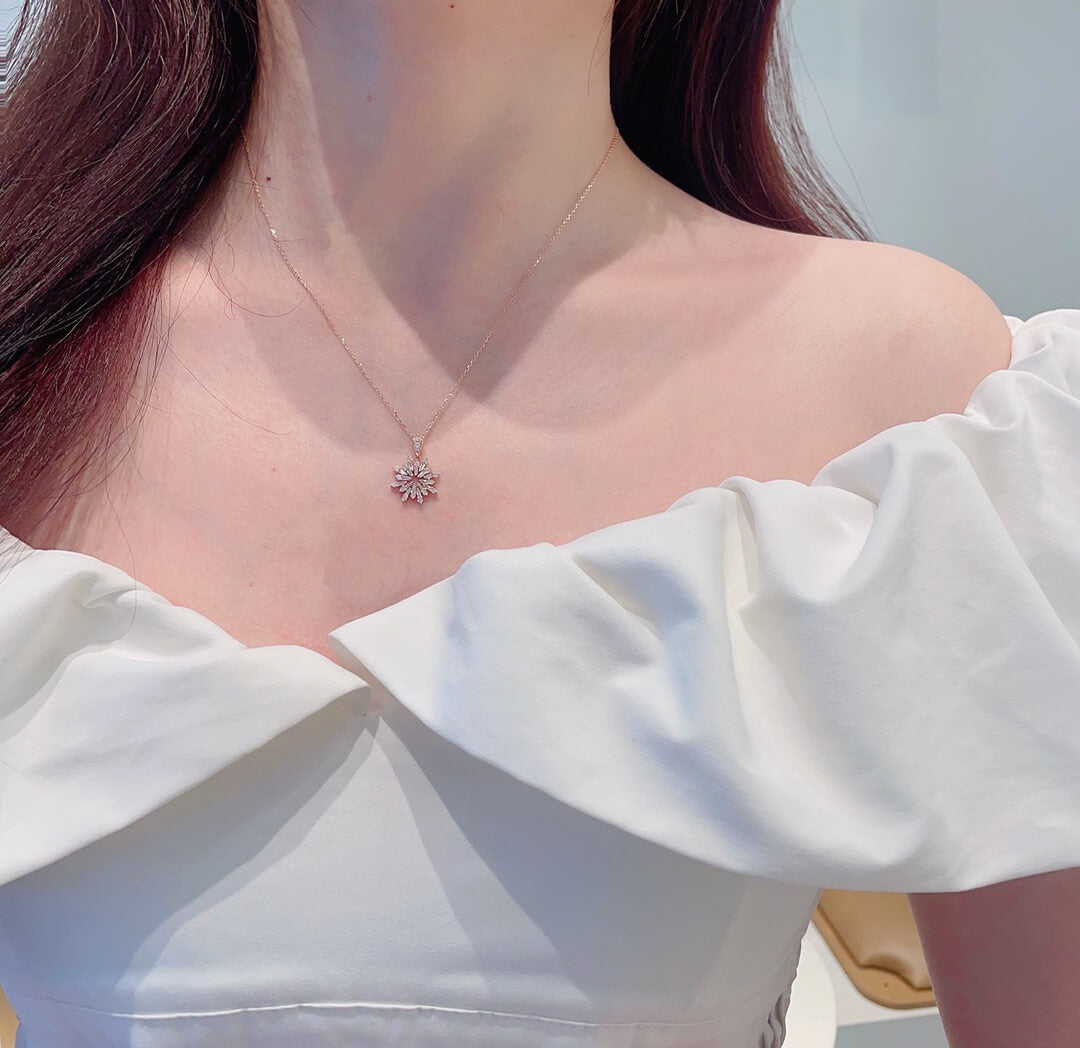 Tiberium Snowflake lab grown diamond necklace