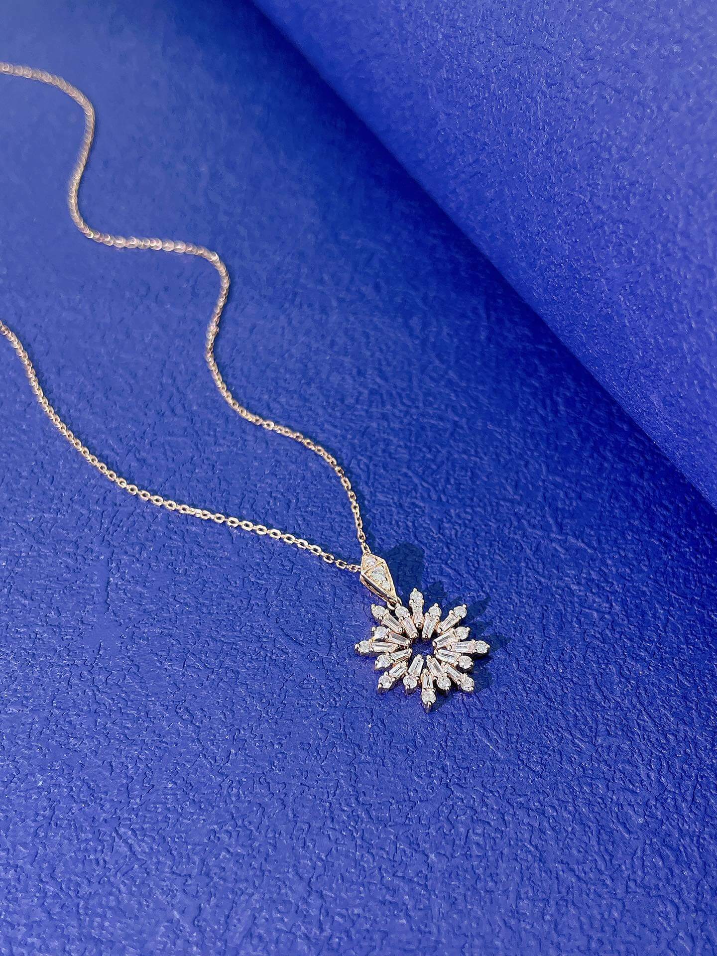 Tiberium Snowflake lab grown diamond necklace