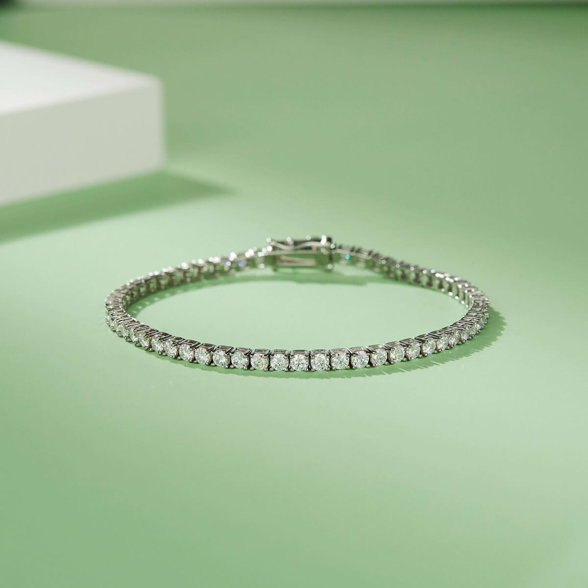 Classic 4 prongs round cut Moissanite tennis bracelet