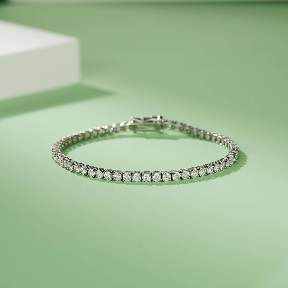 Classic 4 prongs round cut Moissanite tennis bracelet