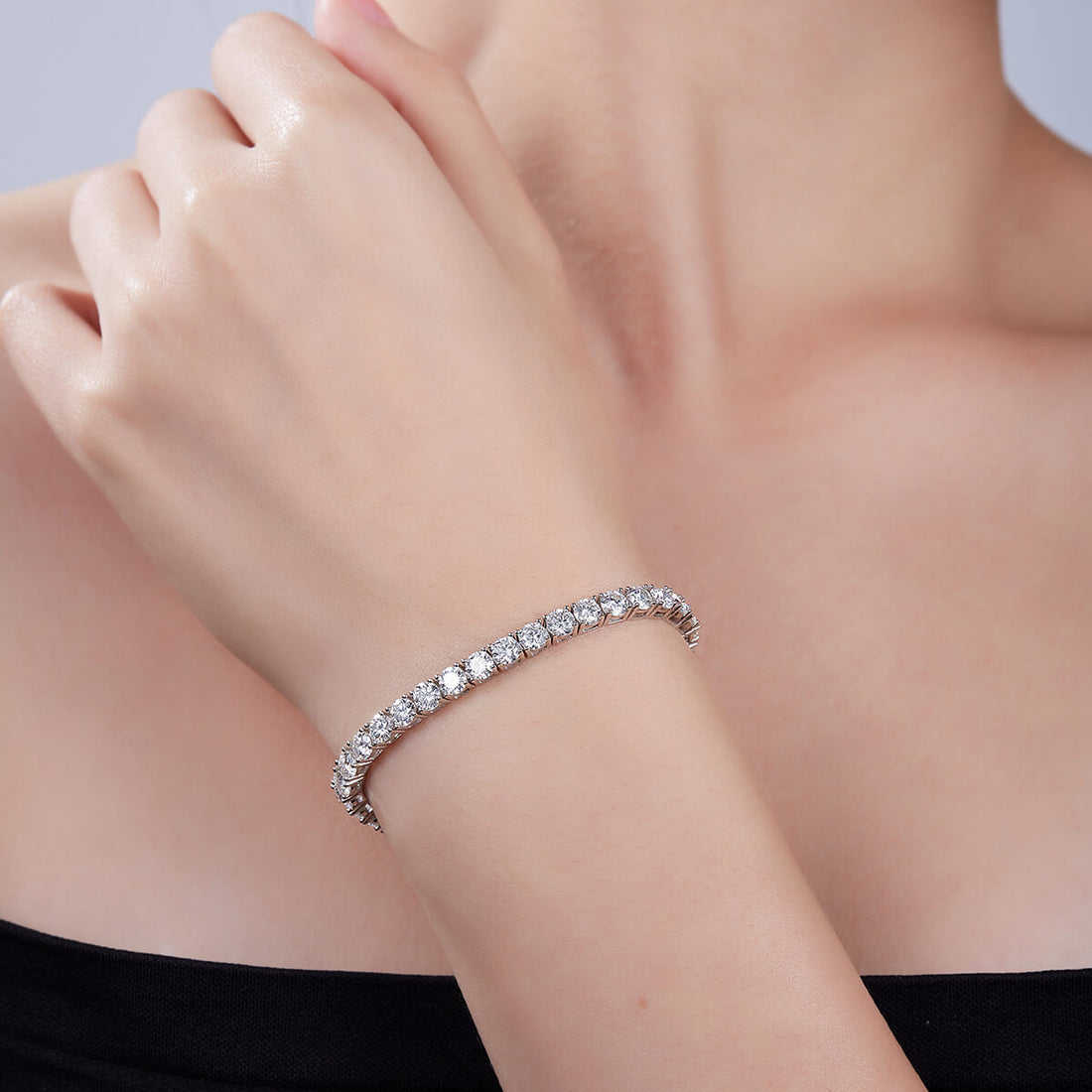 Classic 4 prongs round cut Moissanite tennis bracelet