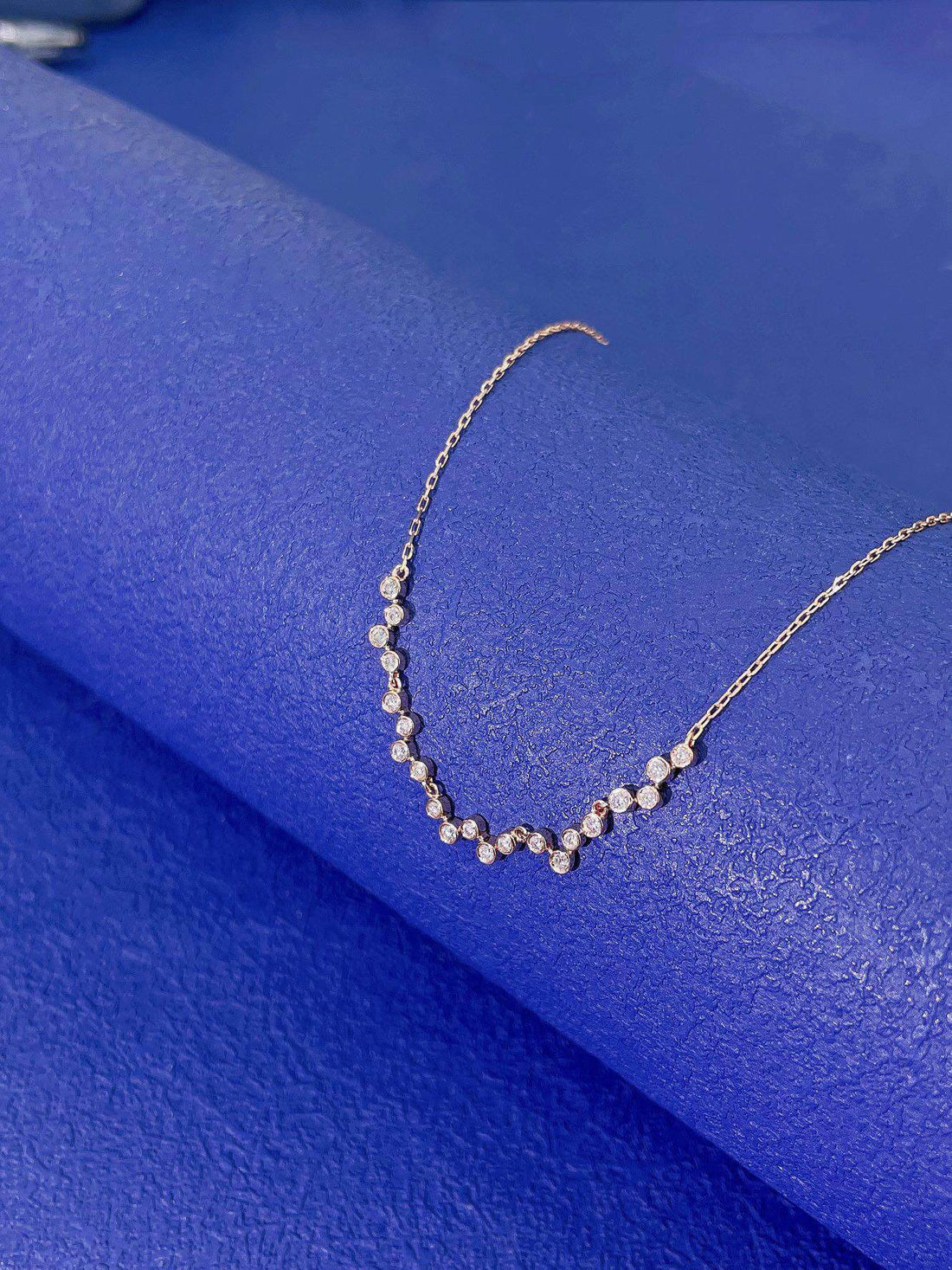 Small bubbles lab grown diamond pendant necklace