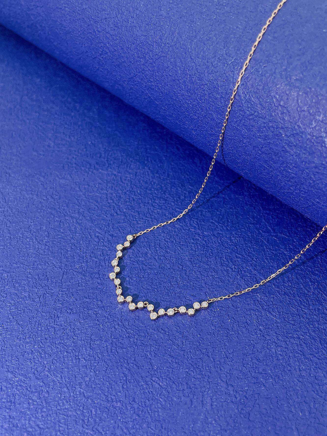 Small bubbles lab grown diamond pendant necklace