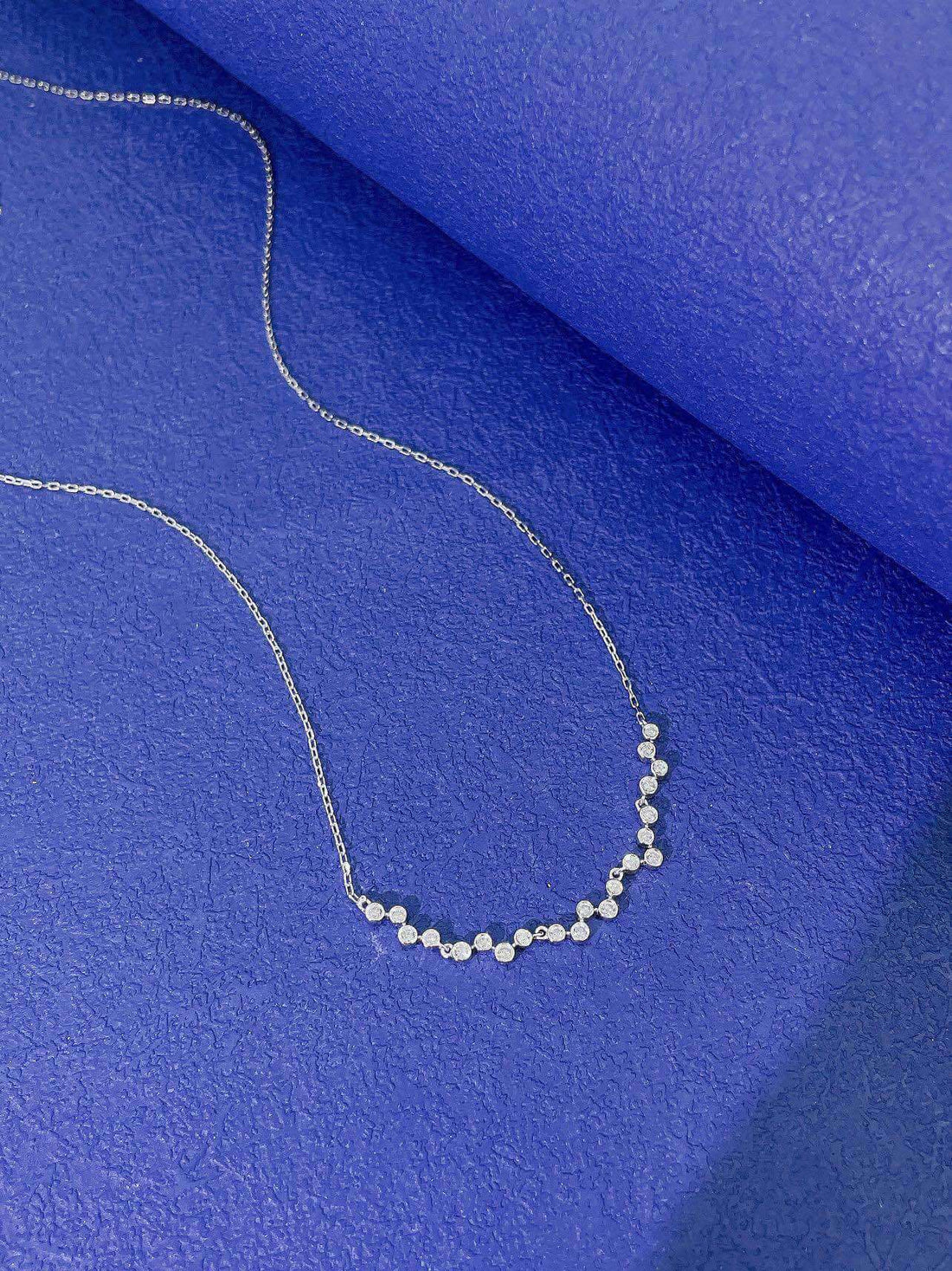 Small bubbles lab grown diamond pendant necklace