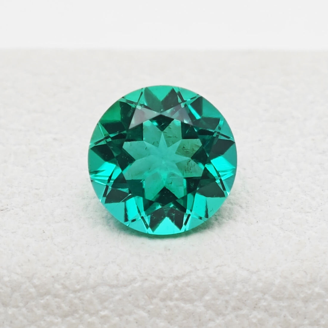 Round Brilliant Cut Lab Grown Emerald