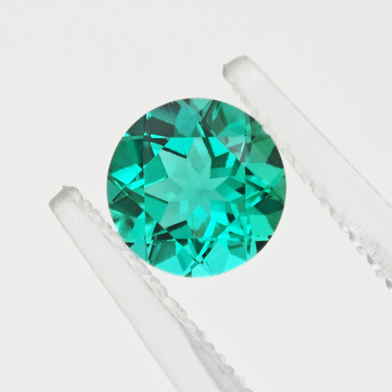 Round Brilliant Cut Lab Grown Emerald